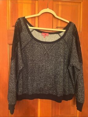 Women's Black Heather Lace-Sleeve Pullover